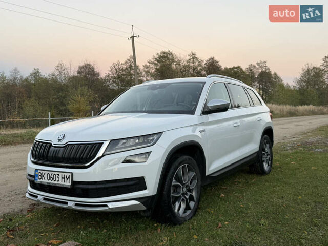 Белый Шкода Kodiaq, объемом двигателя 1.97 л и пробегом 146 тыс. км за 28500 $, фото 1 на Automoto.ua