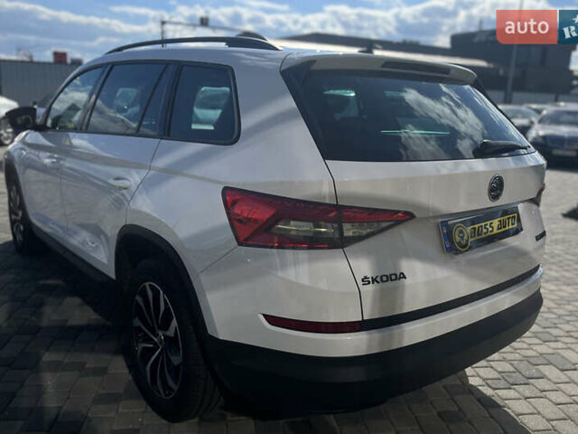 Белый Шкода Kodiaq, объемом двигателя 1.97 л и пробегом 310 тыс. км за 25500 $, фото 4 на Automoto.ua