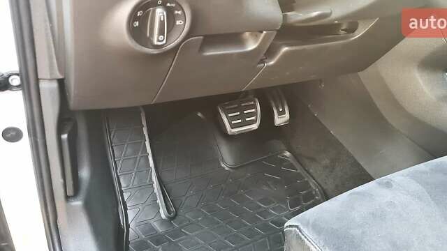 Белый Шкода Kodiaq, объемом двигателя 1.97 л и пробегом 125 тыс. км за 29000 $, фото 17 на Automoto.ua