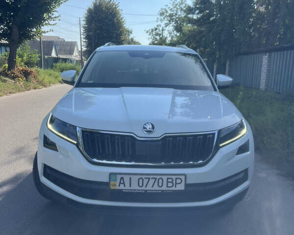 Белый Шкода Kodiaq, объемом двигателя 2 л и пробегом 140 тыс. км за 27200 $, фото 1 на Automoto.ua