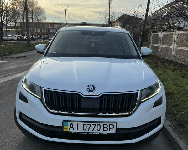 Белый Шкода Kodiaq, объемом двигателя 2 л и пробегом 141 тыс. км за 26200 $, фото 1 на Automoto.ua