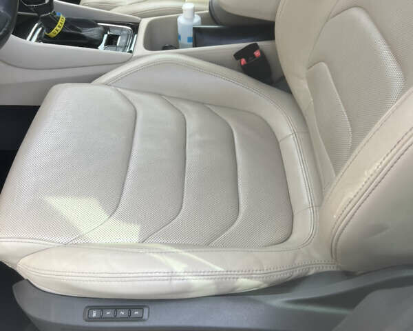 Белый Шкода Kodiaq, объемом двигателя 2 л и пробегом 140 тыс. км за 27200 $, фото 30 на Automoto.ua