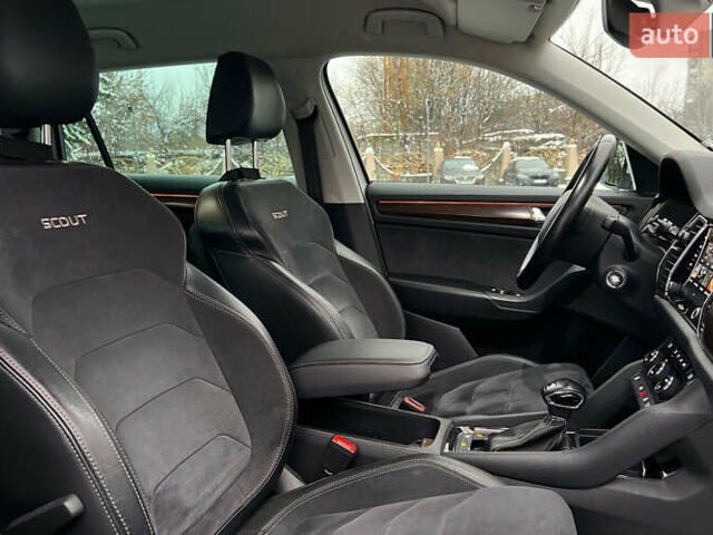 Белый Шкода Kodiaq, объемом двигателя 1.97 л и пробегом 147 тыс. км за 26900 $, фото 19 на Automoto.ua