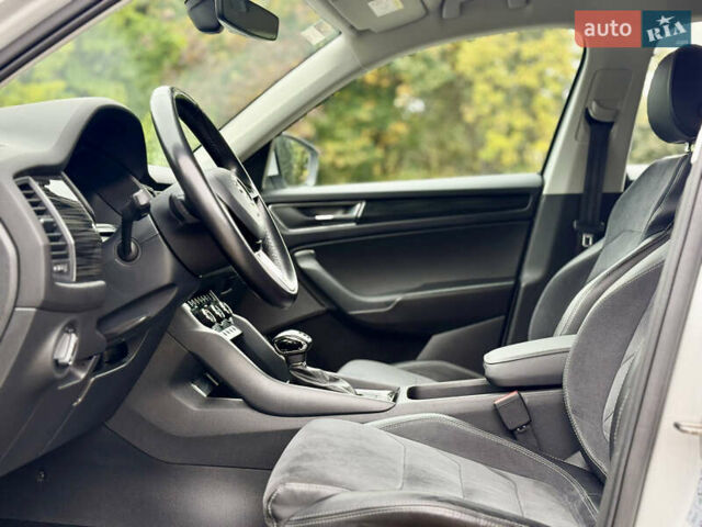 Білий Шкода Kodiaq, об'ємом двигуна 1.98 л та пробігом 125 тис. км за 23800 $, фото 13 на Automoto.ua