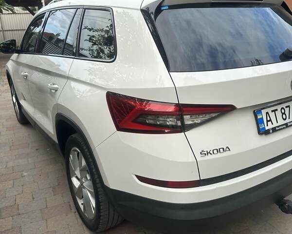 Білий Шкода Kodiaq, об'ємом двигуна 1.97 л та пробігом 277 тис. км за 27000 $, фото 16 на Automoto.ua