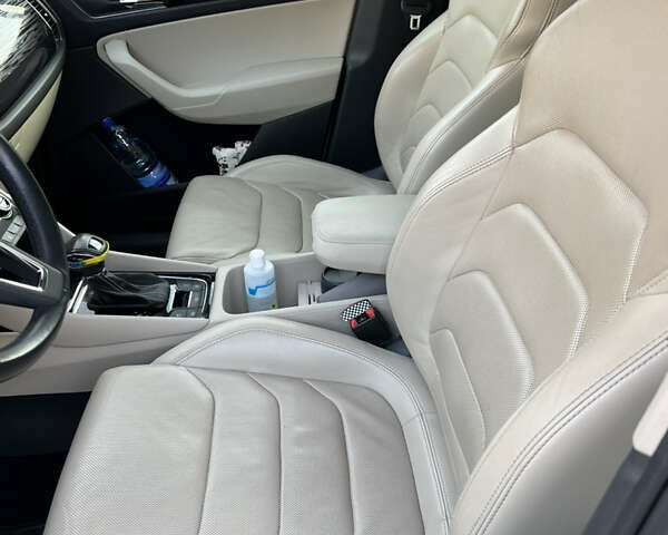 Белый Шкода Kodiaq, объемом двигателя 2 л и пробегом 141 тыс. км за 26200 $, фото 10 на Automoto.ua