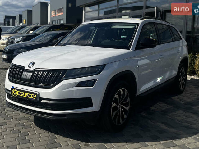 Белый Шкода Kodiaq, объемом двигателя 1.97 л и пробегом 310 тыс. км за 25500 $, фото 2 на Automoto.ua