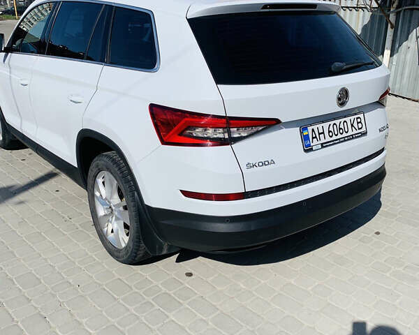 Белый Шкода Kodiaq, объемом двигателя 2 л и пробегом 88 тыс. км за 28500 $, фото 1 на Automoto.ua