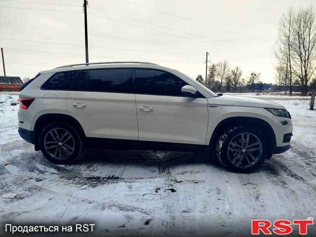 Белый Шкода Kodiaq, объемом двигателя 2 л и пробегом 91 тыс. км за 24999 $, фото 4 на Automoto.ua