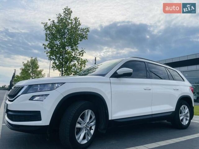 Белый Шкода Kodiaq, объемом двигателя 1.98 л и пробегом 250 тыс. км за 19500 $, фото 42 на Automoto.ua