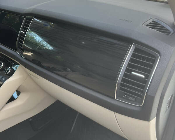 Белый Шкода Kodiaq, объемом двигателя 2 л и пробегом 140 тыс. км за 27200 $, фото 27 на Automoto.ua