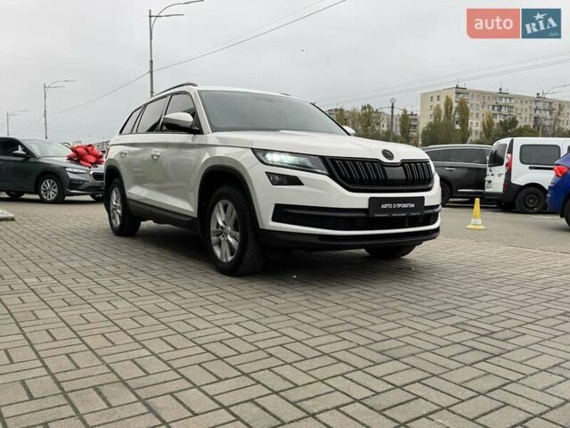 Шкода Kodiaq 2017 в Киеве на Automoto.ua Белый Шкода Kodiaq, объемом двигателя 1.98 л и пробегом 213 тыс. км за 19950 $, фото 7 на Automoto.ua