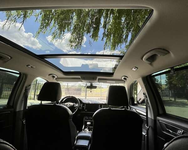 Белый Шкода Kodiaq, объемом двигателя 1.98 л и пробегом 140 тыс. км за 28700 $, фото 49 на Automoto.ua