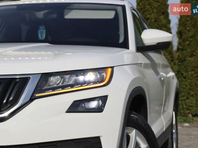 Белый Шкода Kodiaq, объемом двигателя 2 л и пробегом 228 тыс. км за 26200 $, фото 1 на Automoto.ua