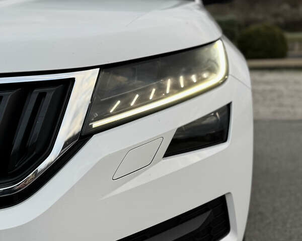 Белый Шкода Kodiaq, объемом двигателя 1.97 л и пробегом 184 тыс. км за 25900 $, фото 9 на Automoto.ua
