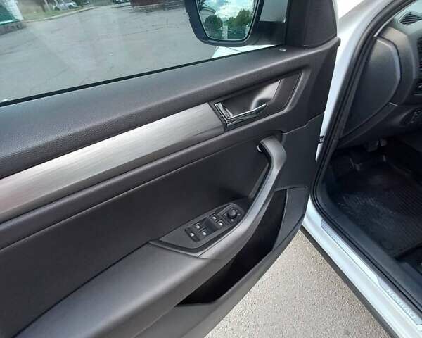Белый Шкода Kodiaq, объемом двигателя 2 л и пробегом 241 тыс. км за 21900 $, фото 25 на Automoto.ua