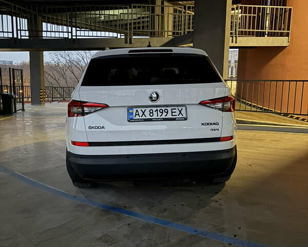 Белый Шкода Kodiaq, объемом двигателя 1.97 л и пробегом 198 тыс. км за 27000 $, фото 3 на Automoto.ua