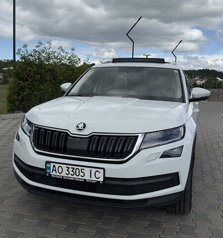 Белый Шкода Kodiaq, объемом двигателя 1.97 л и пробегом 205 тыс. км за 25999 $, фото 3 на Automoto.ua