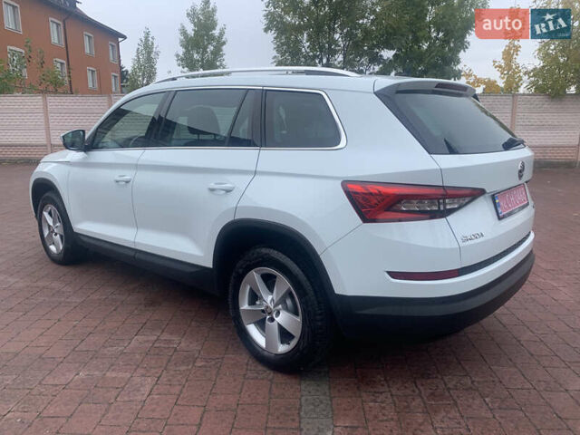 Белый Шкода Kodiaq, объемом двигателя 2 л и пробегом 244 тыс. км за 21950 $, фото 5 на Automoto.ua