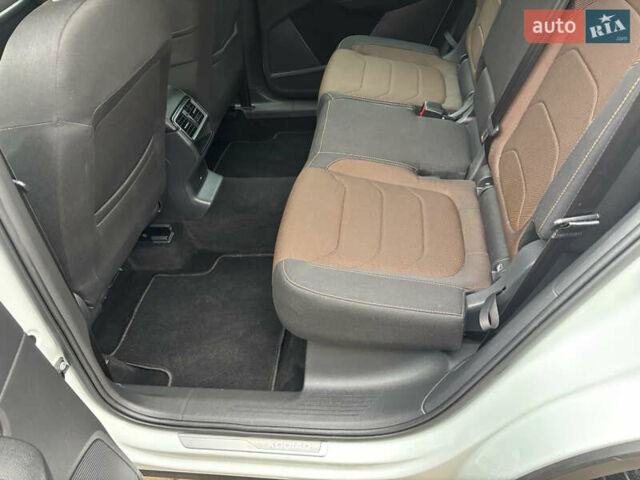 Білий Шкода Kodiaq, об'ємом двигуна 2 л та пробігом 240 тис. км за 21950 $, фото 15 на Automoto.ua