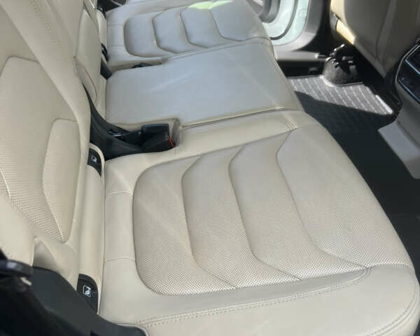 Белый Шкода Kodiaq, объемом двигателя 2 л и пробегом 140 тыс. км за 27200 $, фото 21 на Automoto.ua