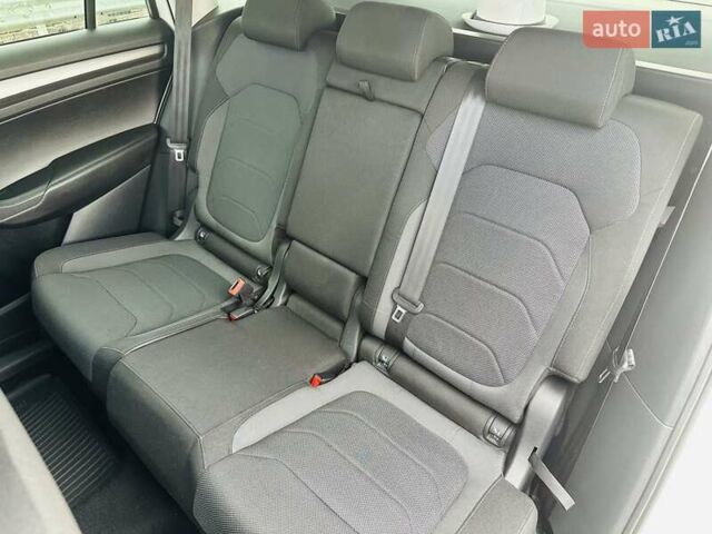 Белый Шкода Kodiaq, объемом двигателя 1.98 л и пробегом 250 тыс. км за 19500 $, фото 25 на Automoto.ua