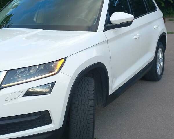 Белый Шкода Kodiaq, объемом двигателя 2 л и пробегом 241 тыс. км за 22100 $, фото 20 на Automoto.ua
