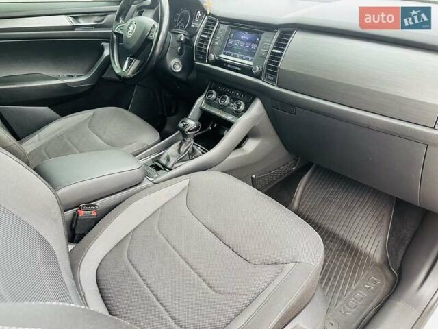 Белый Шкода Kodiaq, объемом двигателя 1.98 л и пробегом 248 тыс. км за 19900 $, фото 46 на Automoto.ua