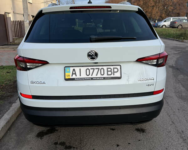 Белый Шкода Kodiaq, объемом двигателя 2 л и пробегом 141 тыс. км за 26200 $, фото 4 на Automoto.ua