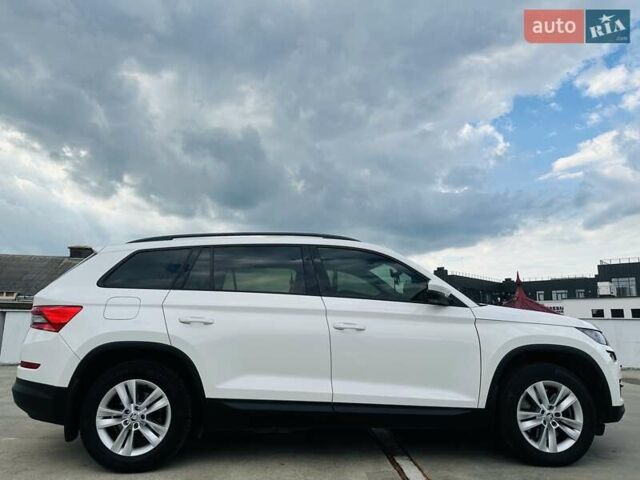 Белый Шкода Kodiaq, объемом двигателя 1.98 л и пробегом 248 тыс. км за 19900 $, фото 48 на Automoto.ua
