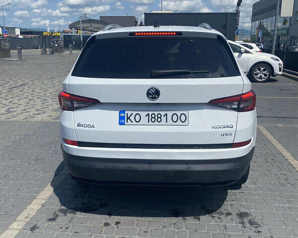 Белый Шкода Kodiaq, объемом двигателя 1.97 л и пробегом 270 тыс. км за 27000 $, фото 5 на Automoto.ua