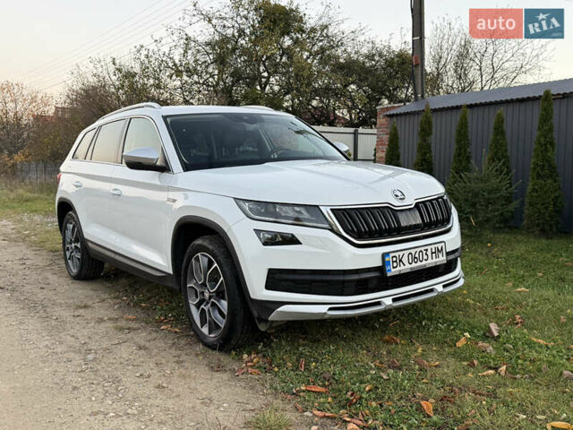 Белый Шкода Kodiaq, объемом двигателя 1.97 л и пробегом 146 тыс. км за 28500 $, фото 2 на Automoto.ua