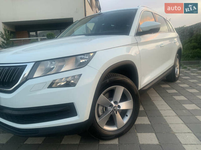 Белый Шкода Kodiaq, объемом двигателя 2 л и пробегом 244 тыс. км за 22800 $, фото 5 на Automoto.ua
