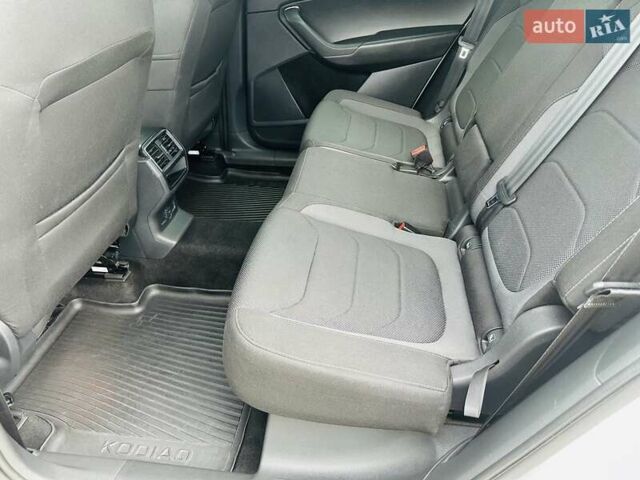 Белый Шкода Kodiaq, объемом двигателя 1.98 л и пробегом 248 тыс. км за 19900 $, фото 19 на Automoto.ua