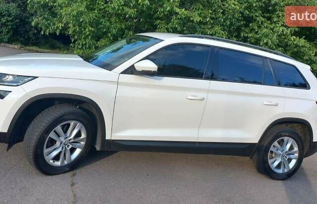 Белый Шкода Kodiaq, объемом двигателя 2 л и пробегом 241 тыс. км за 21900 $, фото 13 на Automoto.ua