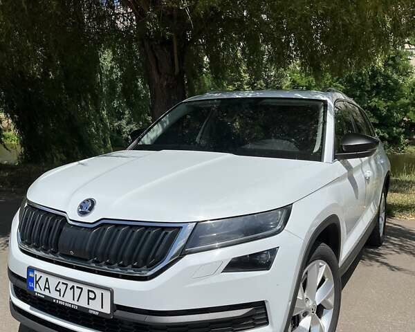 Белый Шкода Kodiaq, объемом двигателя 1.98 л и пробегом 140 тыс. км за 28700 $, фото 2 на Automoto.ua