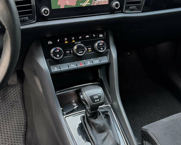 Белый Шкода Kodiaq, объемом двигателя 1.97 л и пробегом 184 тыс. км за 25900 $, фото 35 на Automoto.ua
