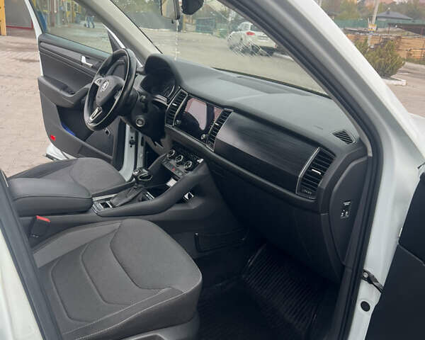 Білий Шкода Kodiaq, об'ємом двигуна 1.97 л та пробігом 239 тис. км за 23500 $, фото 15 на Automoto.ua