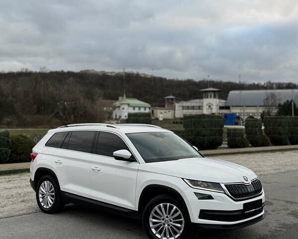 Белый Шкода Kodiaq, объемом двигателя 1.97 л и пробегом 184 тыс. км за 25900 $, фото 4 на Automoto.ua