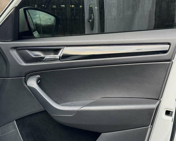Белый Шкода Kodiaq, объемом двигателя 1.97 л и пробегом 184 тыс. км за 25900 $, фото 33 на Automoto.ua