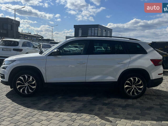 Белый Шкода Kodiaq, объемом двигателя 1.97 л и пробегом 310 тыс. км за 25500 $, фото 3 на Automoto.ua