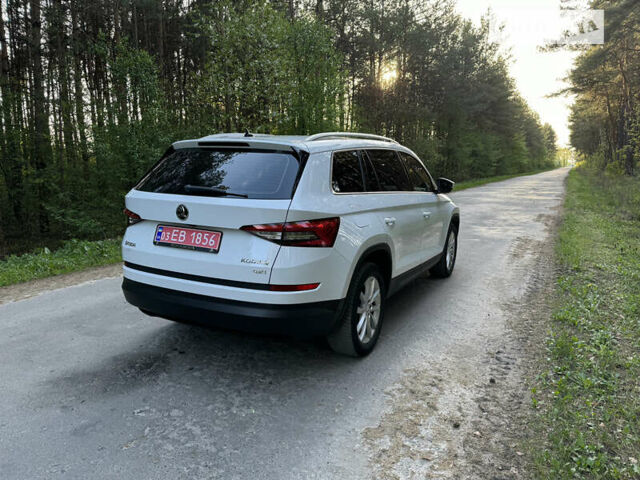 Белый Шкода Kodiaq, объемом двигателя 2 л и пробегом 160 тыс. км за 28500 $, фото 7 на Automoto.ua