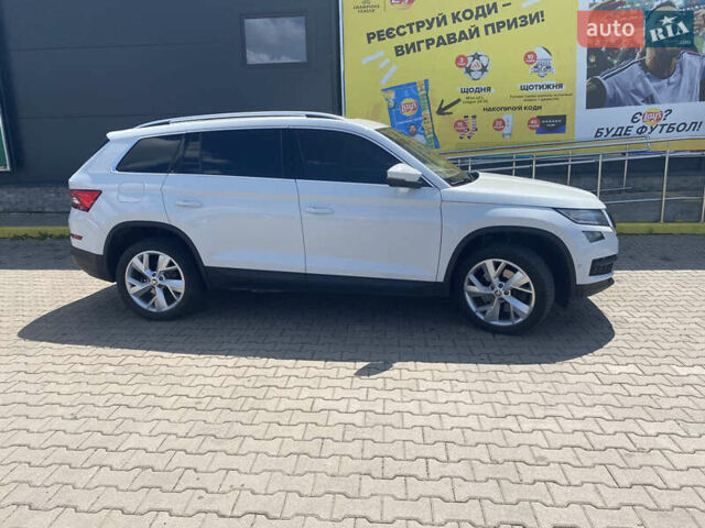 Белый Шкода Kodiaq, объемом двигателя 1.97 л и пробегом 270 тыс. км за 27000 $, фото 4 на Automoto.ua