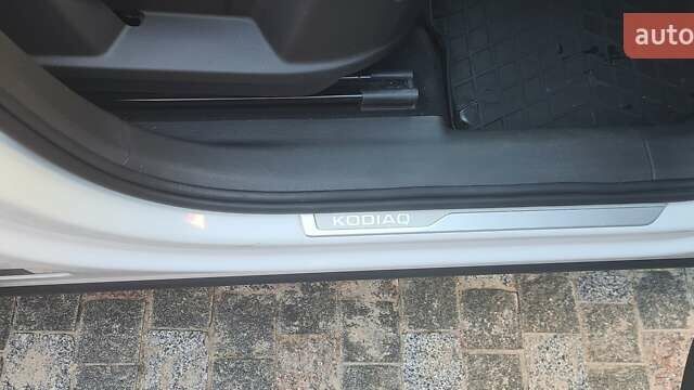 Белый Шкода Kodiaq, объемом двигателя 1.97 л и пробегом 125 тыс. км за 29000 $, фото 16 на Automoto.ua