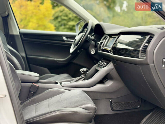 Білий Шкода Kodiaq, об'ємом двигуна 1.98 л та пробігом 125 тис. км за 23800 $, фото 21 на Automoto.ua