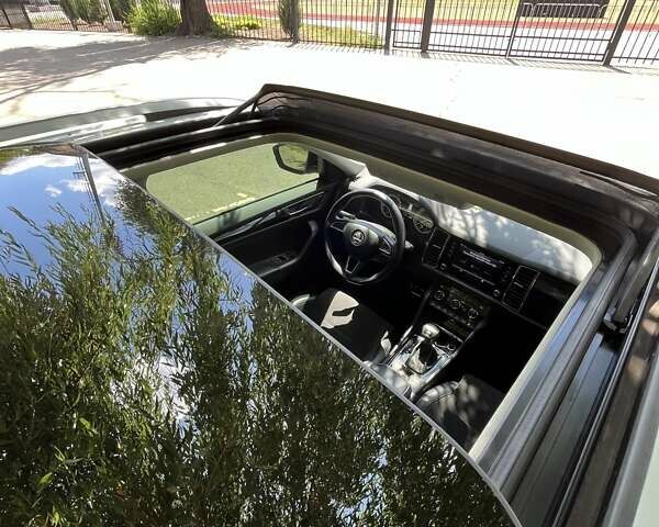 Белый Шкода Kodiaq, объемом двигателя 1.98 л и пробегом 140 тыс. км за 28700 $, фото 65 на Automoto.ua