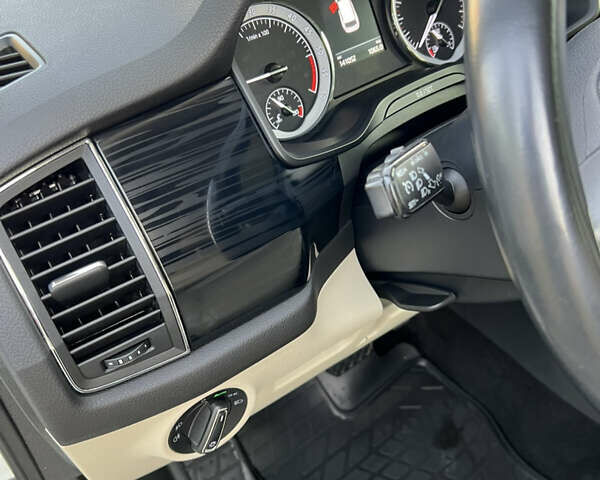 Белый Шкода Kodiaq, объемом двигателя 2 л и пробегом 141 тыс. км за 26200 $, фото 9 на Automoto.ua