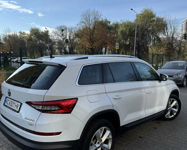 Белый Шкода Kodiaq, объемом двигателя 1.97 л и пробегом 296 тыс. км за 26500 $, фото 6 на Automoto.ua