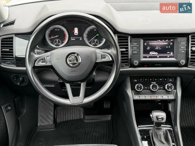 Білий Шкода Kodiaq, об'ємом двигуна 1.98 л та пробігом 125 тис. км за 23800 $, фото 26 на Automoto.ua