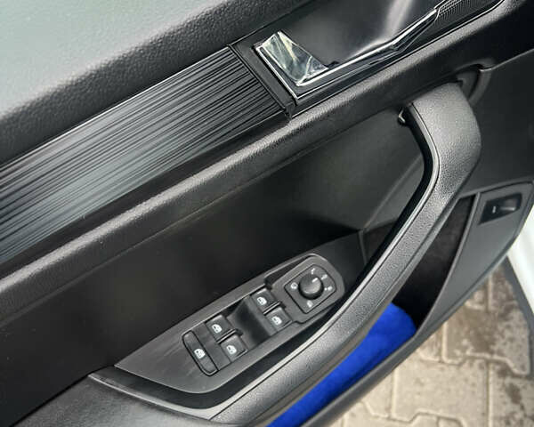 Білий Шкода Kodiaq, об'ємом двигуна 1.97 л та пробігом 239 тис. км за 23500 $, фото 20 на Automoto.ua